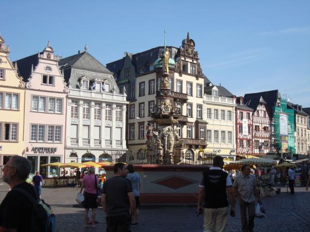 Fountain of the Hauptmarkt platz