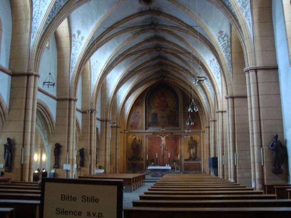 St Gandolf Inside