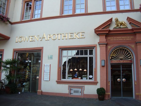 Lowe Apoteke ,Olderst  Pharmacy  in germany , 1270